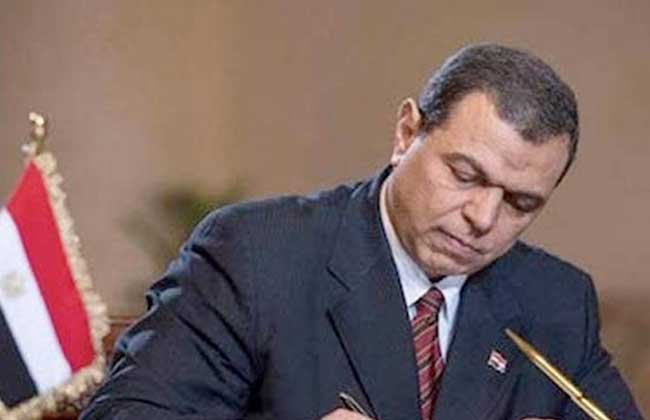 إقالة معاون وزير القوي العاملة من منصبه بسبب الإساءة لدولة الكويت