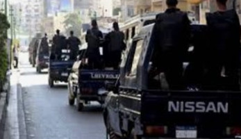 التفاصيل الكاملة وراء فيديو مشاجرة بالرصاص أمام مدرسة بالسلام