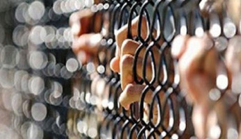 حبس عاطلين لحيازتهما مواد مخدرة ببدر