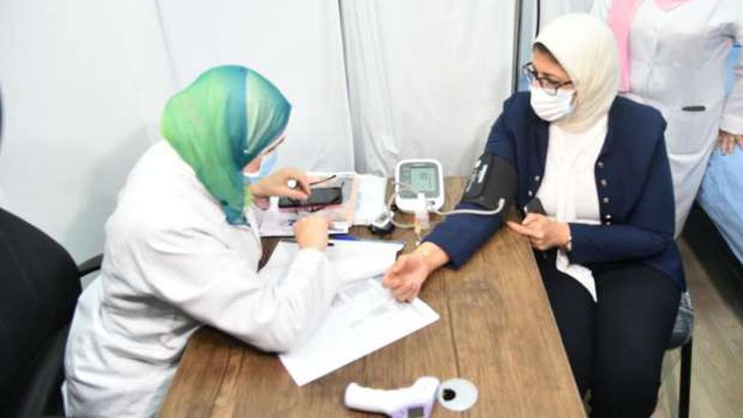 عاجل.. وزيرة الصحة: 3 آلاف مصري حصلوا على تطعيم كورونا