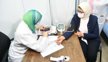 عاجل.. وزيرة الصحة: 3 آلاف مصري حصلوا على تطعيم كورونا