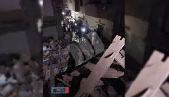 انهيار منزل وانقاذ طفل من تحت الأنقاض بسوهاج (صور)