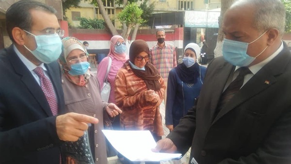 "تعليم القاهرة" تحيل مدير مدرسة للشئون القانونية
