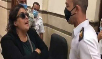 إحالة "سيدة المحكمة" المتهمة بالتعدي على ضابط مصر الجديدة للطبيب النفسي.. والتأجيل لجلسة 31 ديسمبر