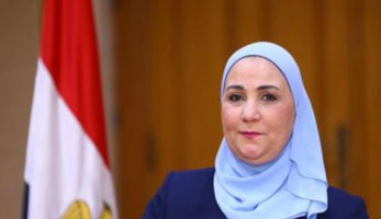 وزيرة التضامن الاجتماعي: سيدة المطر مرزقة واستضافتها في مكتبي لأنها تستحق