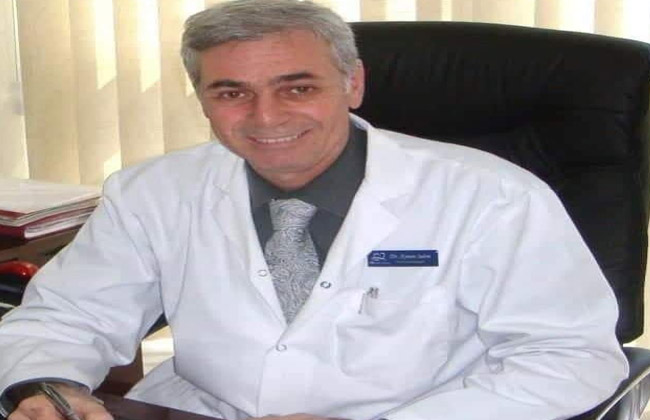 رئيس قسم الصدر بـ"قصر العيني": يجب الالتزام بالإجراءات الوقائية حتى لا تتفاقم الأزمة