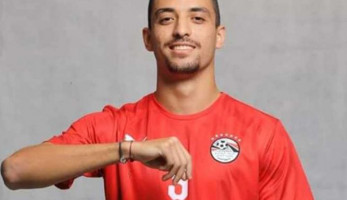 الخطيب يطمئن على طاهر محمد بعد إصابته في نهائي كأس مصر