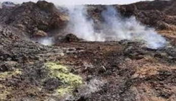 أستاذ جيولوجيا عن خروج نار من الأرض بالوادي الجديد: "صحية متقلقش" (فيديو)