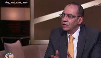 حسام حسني: العالم الآن يقف في خندق واحد في حربه ضد كورونا