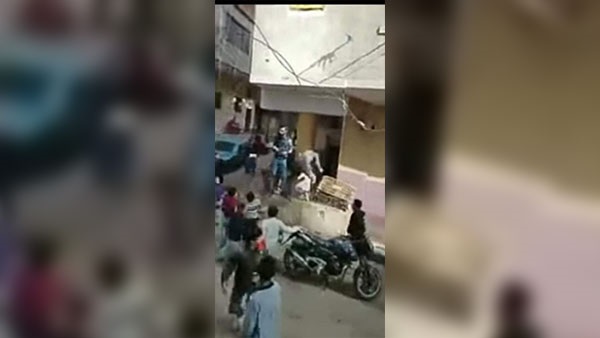 "عايز أبقى مشهور".. حكاية مسجل خطر رمى 10 آلاف جنيه على الأهالي بأوسيم