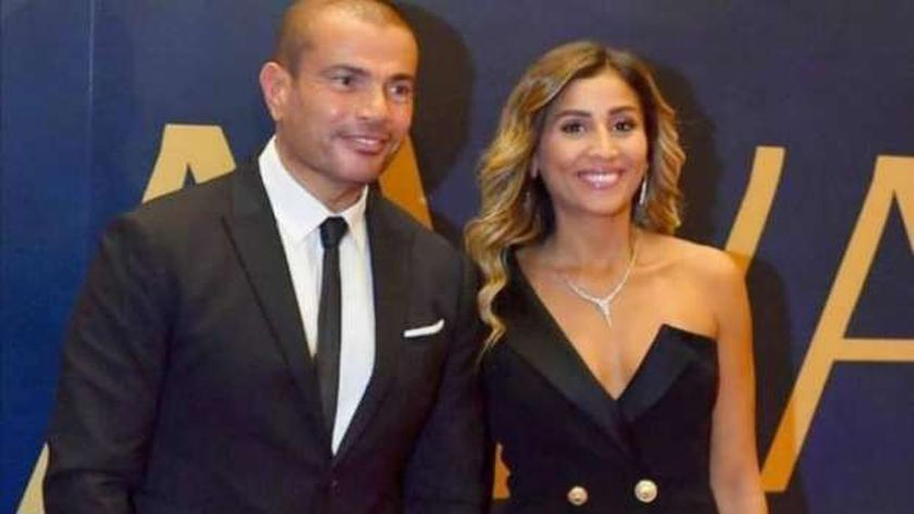 دينا الشربيني توسط عددا من أصدقائها للتصالح مع عمرو دياب
