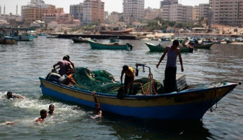 الخارجية: نتابع موقف 17 صيادا مصريا تم توقيفهم في تونس