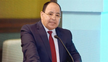 وزير المالية يكشف حقيقة زيادة رسوم الضرائب والجمارك (فيديو)