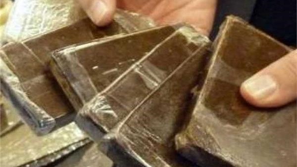 ضبط عاطلين بحوزتهما 300 طربة لمخدر الحشيش بالبحيرة