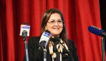 الحكومة تعلن انخفاض معدل البطالة لـ7.3%: الفضل لتخفيف قيود الإغلاق