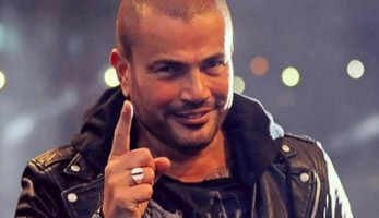 مدحت العدل: عمرو دياب نمرة واحد طوال 30 سنة