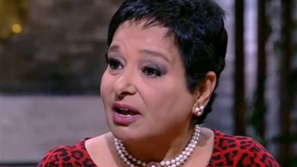 أنيسة حسونة بعد إدعاء الشباب محمد قمصان إصابته بالسرطان: "قصة محبطة وتصرف قاسي"