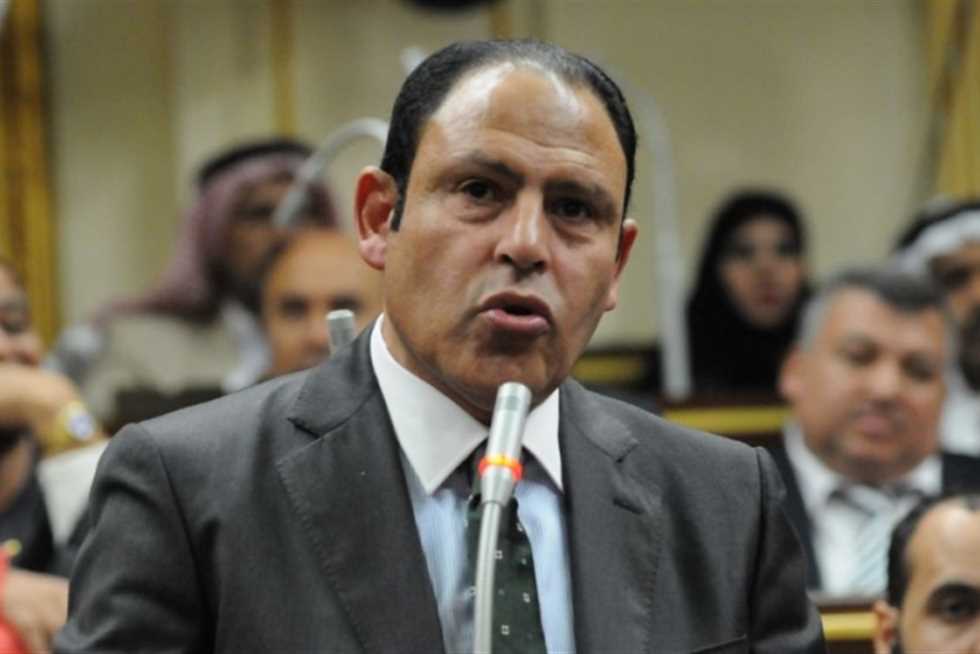 النائب رياض عبد الستار: «الفنانون سبب انهيار المجتمع.. ولن أعتذر لهم»