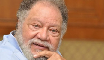 أشرف زكي يكشف لـ صدى البلد تفاصيل الحالة الصحية لـ يحيى الفخراني