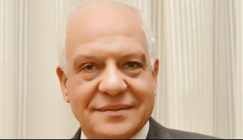 محافظ الجيرة عن عقار فيصل المحترق: صادر ضده قرار إزالة وننتظر إطفاء النيران من نفسها