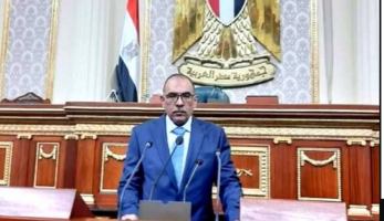 برلماني يطالب بزيادة مرتبات المعلمين والأطباء
