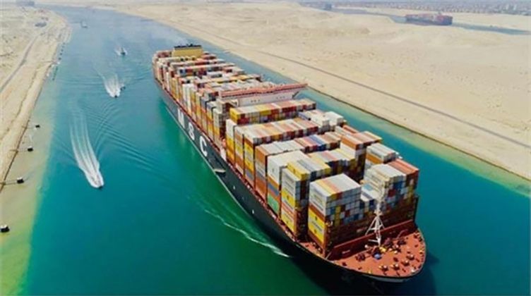 الحكومة: 5.61 مليار دولار إيرادات قناة السويس في 2020