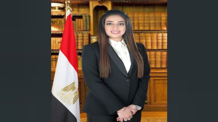 وزير القوى العاملة يصرف مستحقات عمال فسيتا الإسكندرية من صندوق الطوارىء