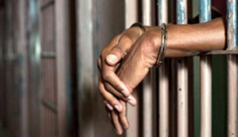 المشدد 10 سنوات لعاطل أشعل النيران بمنزل موظف وحدة صحية بالشرقية