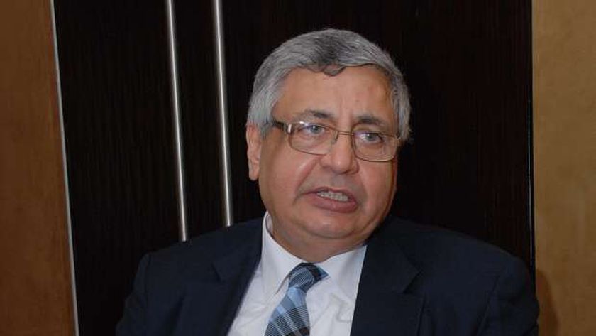 عاجل.. مستشار الرئيس للشئون الصحية ينفي إلغاء التيرم الثاني