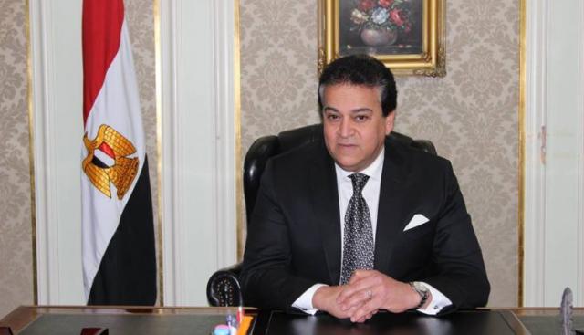 عاجل.. بيان من وزير التعليم العالي بشأن استئناف الدراسة في الجامعات