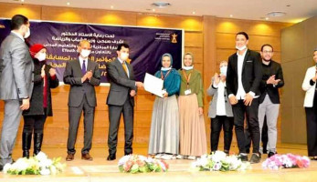 فتاتان تدشنان مبادرة لـ«محو الأمية التكنولوجية» في صعيد مصر (تفاصيل)