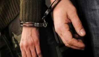 حبس عاطلين بتهمة بيع عقاقير مخدرة عبر "فيس بوك"