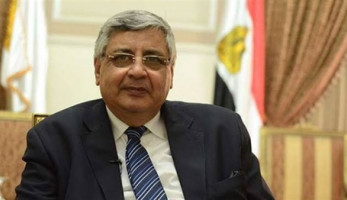 مستشار السيسي: كورونا بمرحلة "تذبذب" واللقاحات آمنة