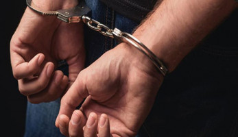 بزعم تسفيره للخارج.. ضبط عامل استولى على أموال شخص في سوهاج
