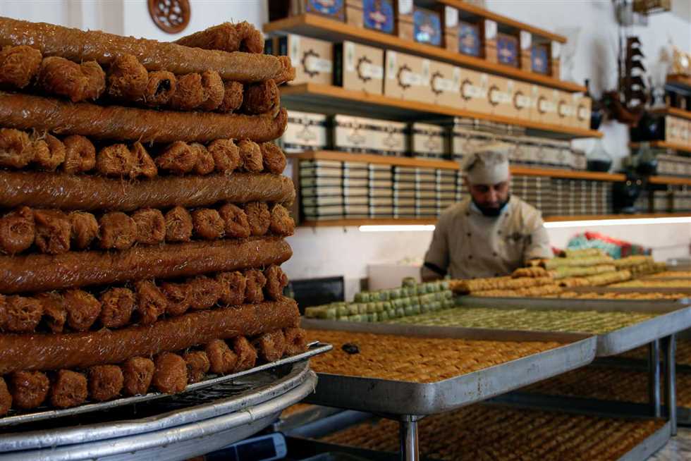 «غرفة الجيزة»: وقف النشاط عقوبة تنتظر مخالفي قرارات مواعيد الإغلاق