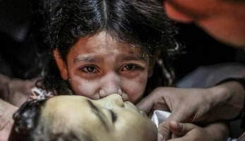 هاشتاج #غزه_تحت_القصف يتصدر تويتر ومغردون : ما ذنب الطفولة