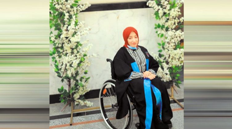 يمنى على.. بطلة قهرت الإعاقة من فوق كرسى متحرك