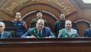المؤبد لعاطل لاشتراكه مع آخرين بالسطو على مزرعة  وقتل صاحبها بالشرقية