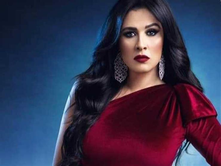 "حارقلك دمك".. رسالة غامضة لـ ياسمين عبد العزيز