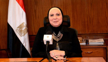 وزيرة التجارة والصناعة تقرر إيقاف العمل بقرار حظر استيراد الأجزاء المفككة