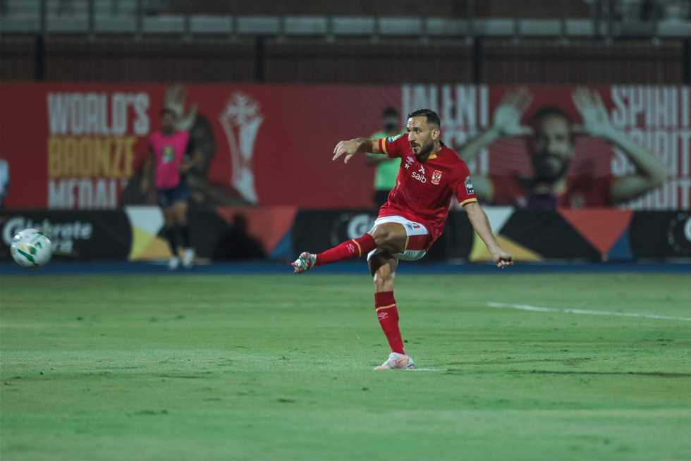 شرط معلول لتجديد عقده مع الأهلي