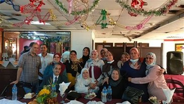 تكريم مديرة إدارة التنسيق بإذاعة القرآن الكريم لبلوغها سن المعاش