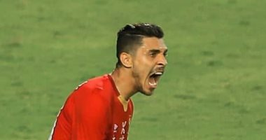 الأهلي يتمسك ببقاء محمد شريف.. وحملة إعلانية لتعويضه عن عروض الاحتراف
