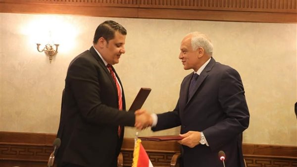 منح مالية لـ19 عروسة.. الجيزة توقع بروتوكولا لتنفيذ مشروعات تنموية وخدمية