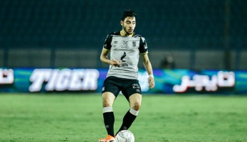 هاني أم توفيق.. تعرف على ظهير الأهلي الأيمن ضد كايزر تشيفز