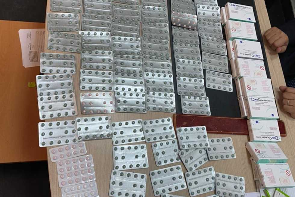 ضبط بانجو وأقراص مخدرة بحوزة 3 عاطلين في أسوان