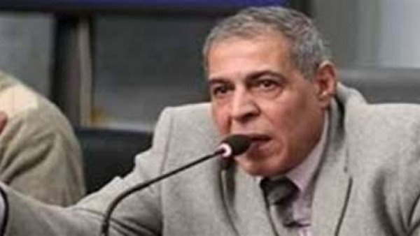 برلماني يطالب بوضع ضوابط ومعايير اشتراك مستخدمي شركات المحمول لبعض الخدمات