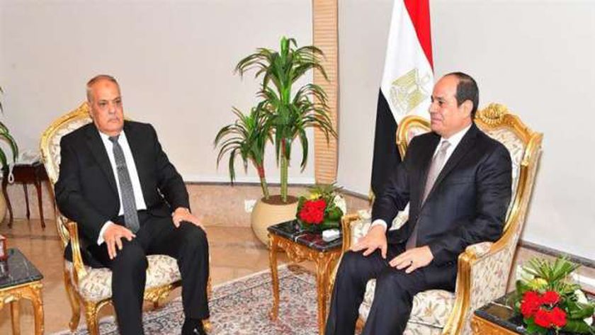 أول صور للماكينة المصنعة للقطارات والسيارات والطائرات بعد وصولها مصر