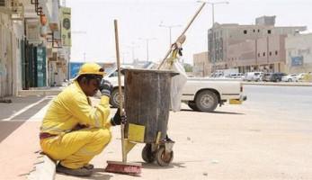 نائب يطالب بتعديل مواعيد عمل "عمال النظافة " لارتفاع حرارة الجو