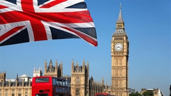 بريطانيا: الهند والبحرين وقطر والإمارات تخرج من القائمة الحمراء للسفر إلى البلاد
